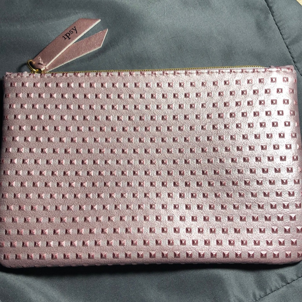 IPSY Bag FREE With Bundle of 2+ Items - Picture 4 of 7
